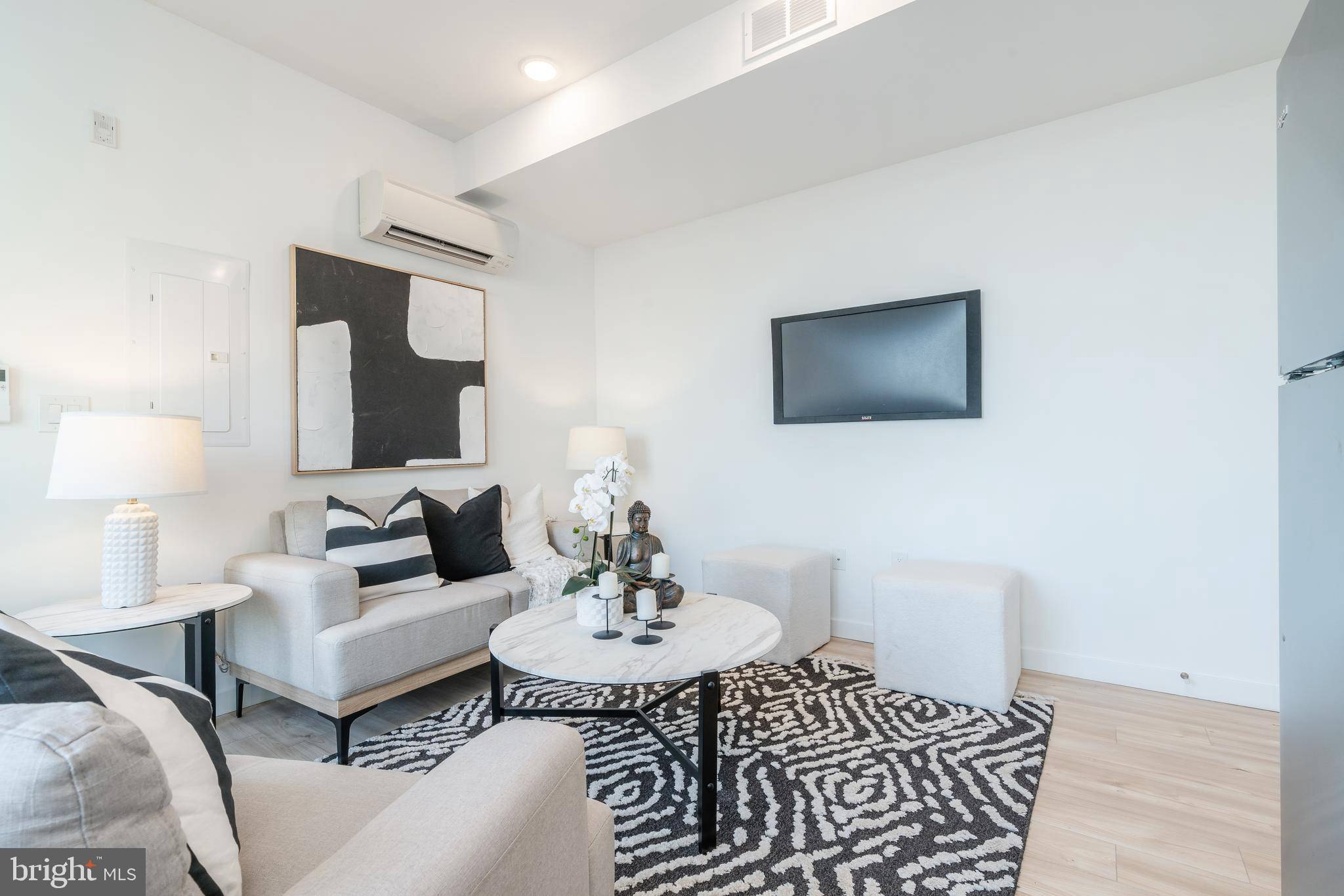Philadelphia, PA 19123,1131-39 N FRONT ST #402