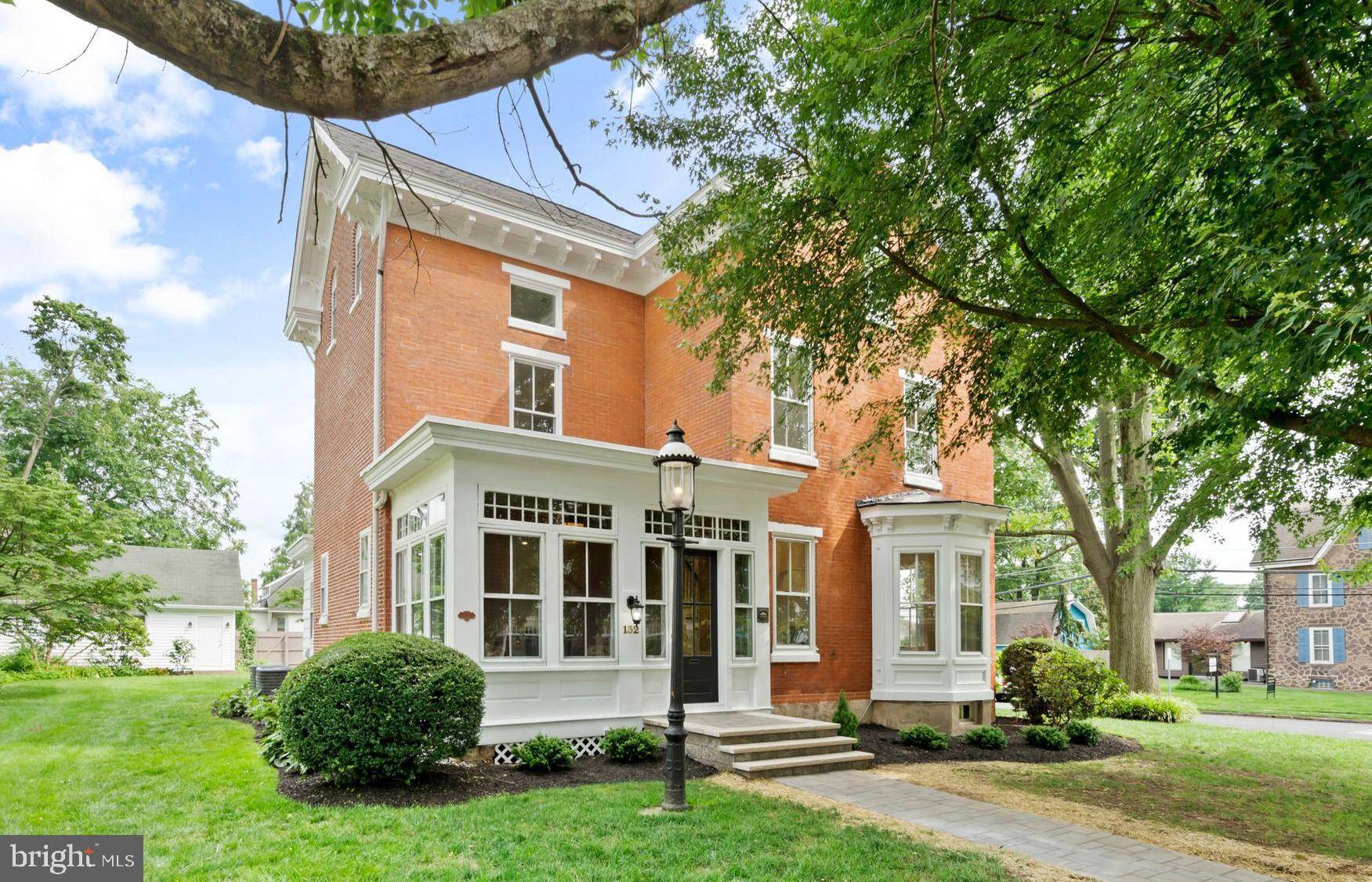 132 W OAKLAND AVE, Doylestown, PA 18901