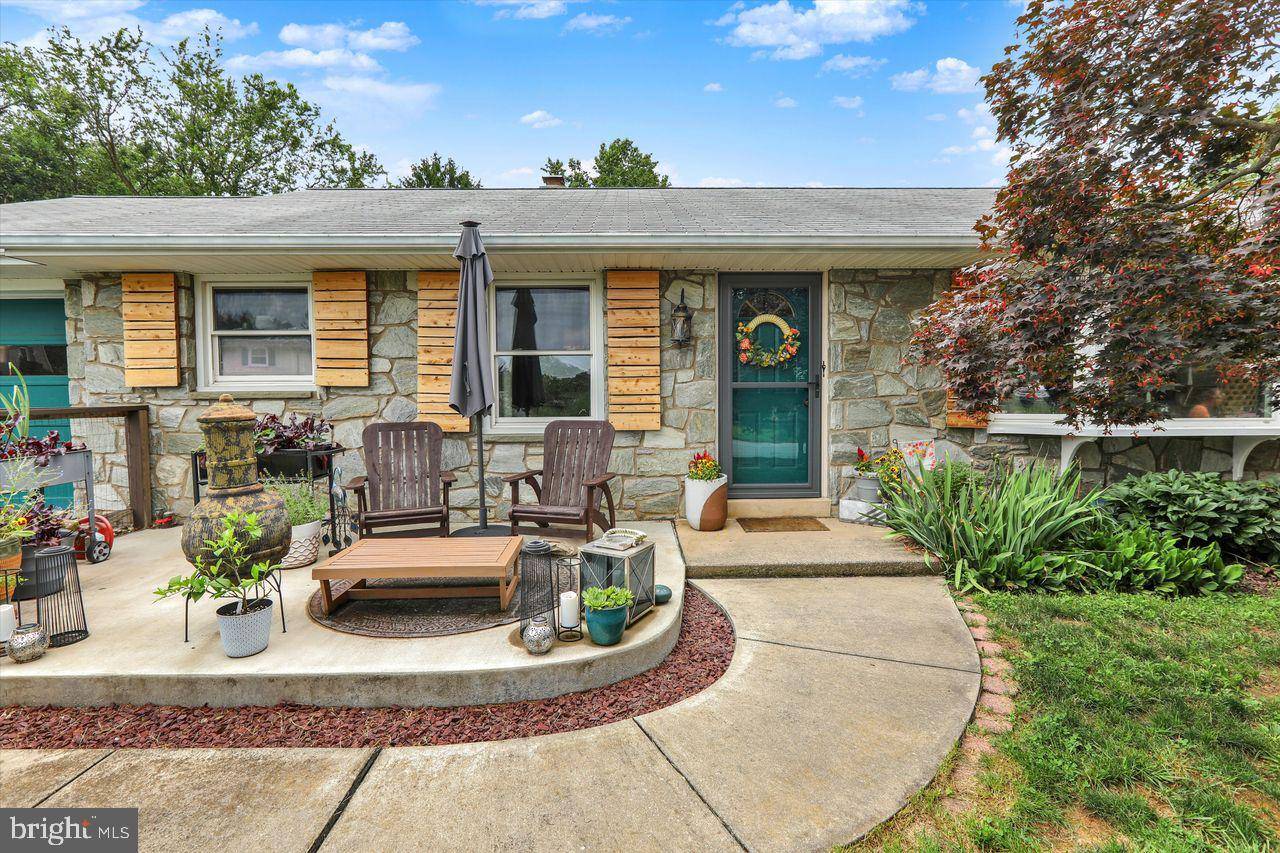 Lancaster, PA 17601,827 DARBY LN