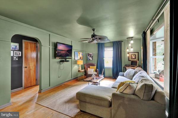 Lancaster, PA 17601,827 DARBY LN