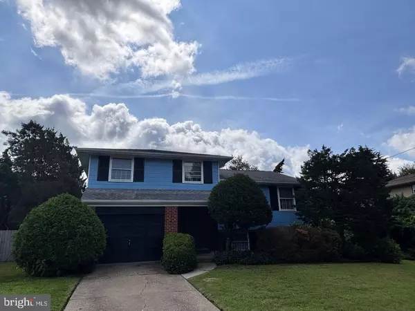 Stratford, NJ 08084,7 ACADEMY DR