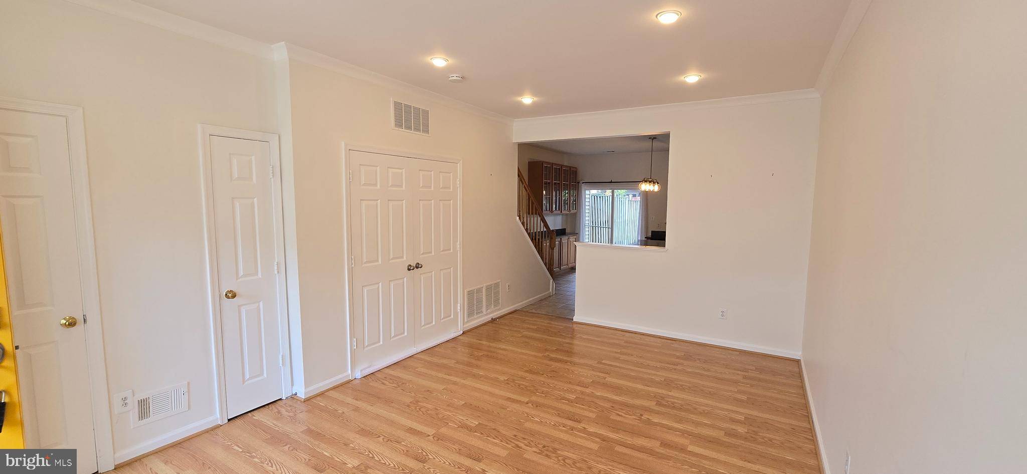Herndon, VA 20171,2436 OLD FARMHOUSE CT