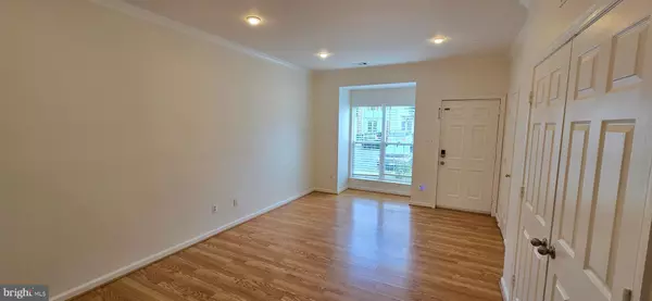 Herndon, VA 20171,2436 OLD FARMHOUSE CT