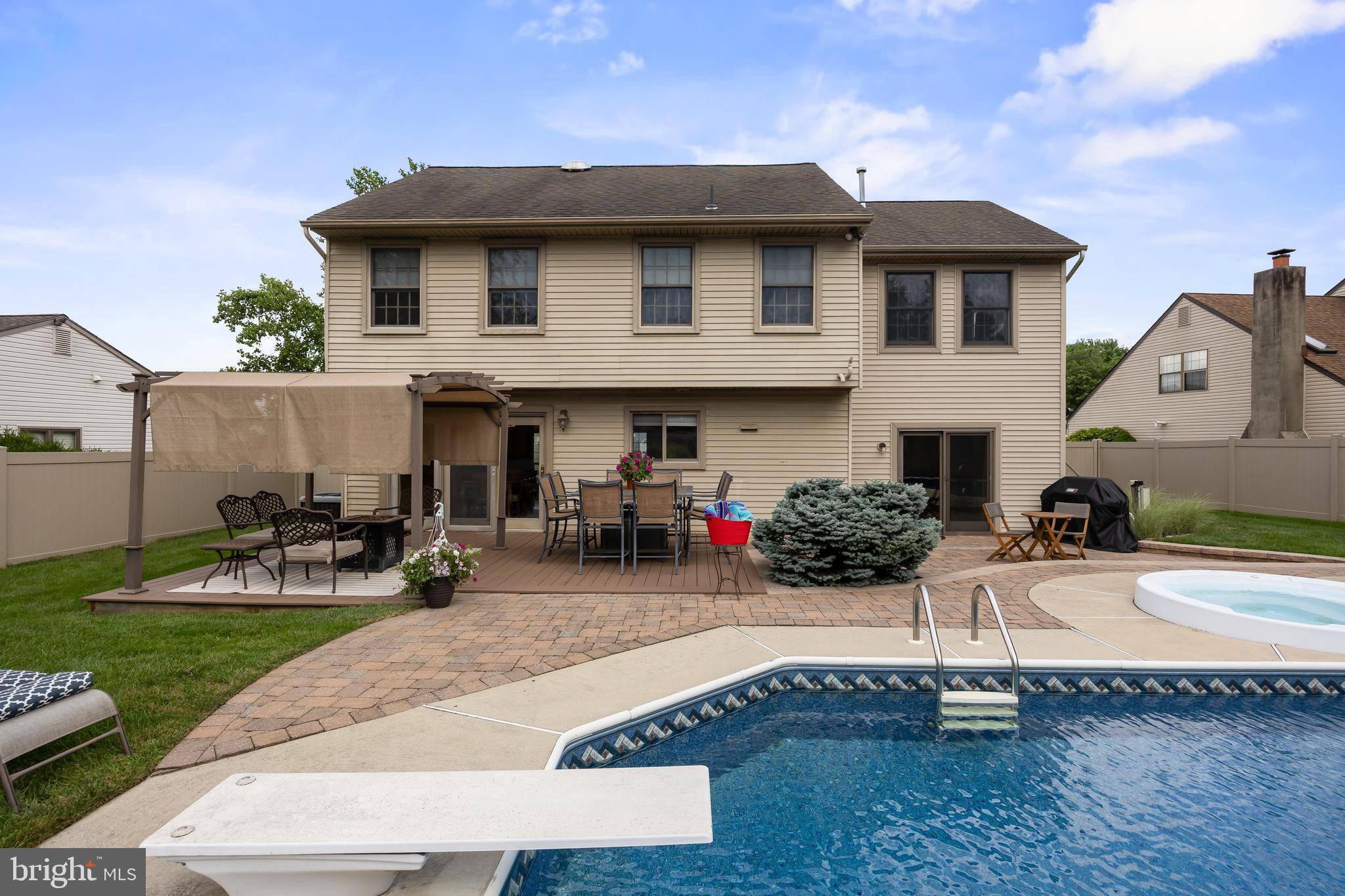 Mount Laurel, NJ 08054,4 MEADOWRUE DR