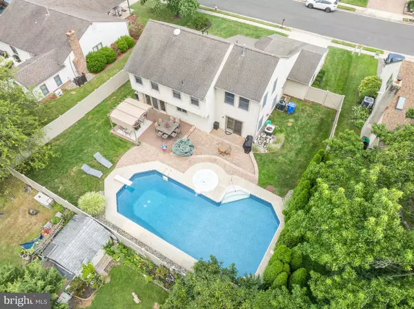 Mount Laurel, NJ 08054,4 MEADOWRUE DR