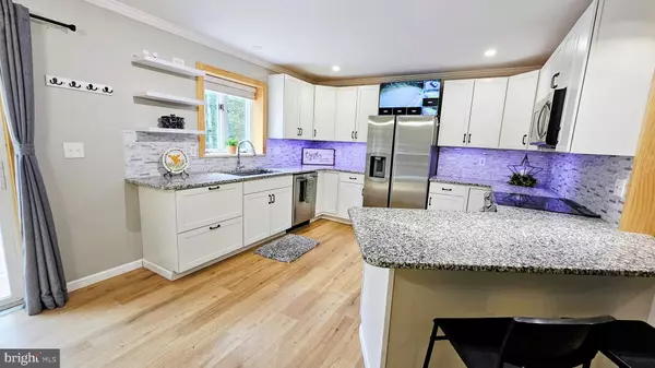 Hedgesville, WV 25427,10473 HEDGESVILLE RD
