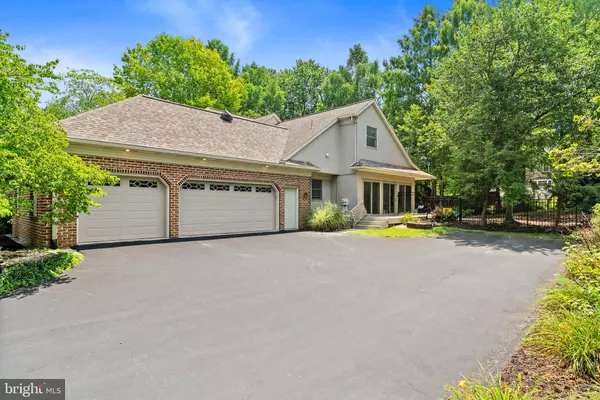 Lancaster, PA 17601,2138 WATERFORD DR