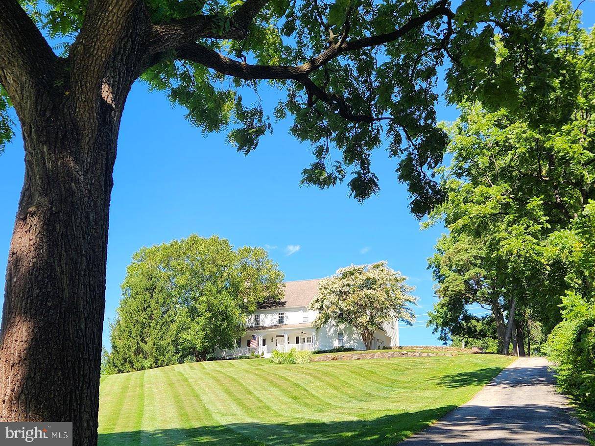 1051 SAINT MATTHEWS RD, Chester Springs, PA 19425