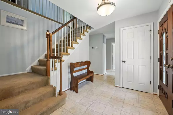 Burke, VA 22015,6018 LINCOLNWOOD CT