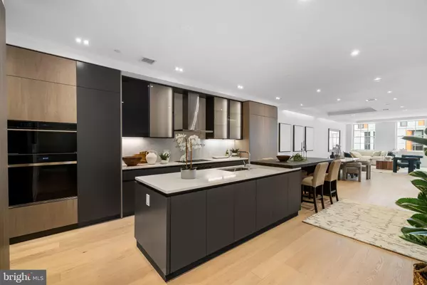 Philadelphia, PA 19106,124 N 2ND ST #4