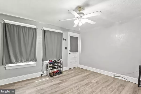 York, PA 17403,825 WAYNE AVE