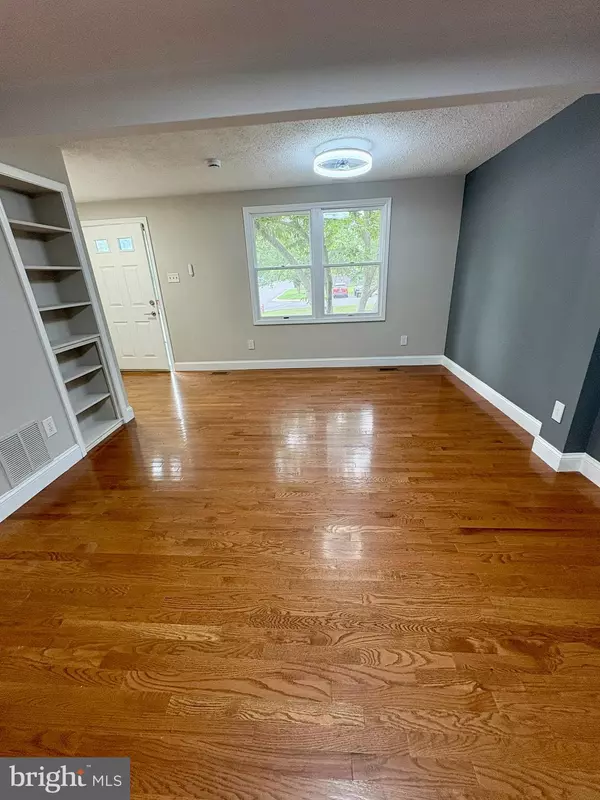 Alexandria, VA 22315,5213 PLEASURE COVE CT