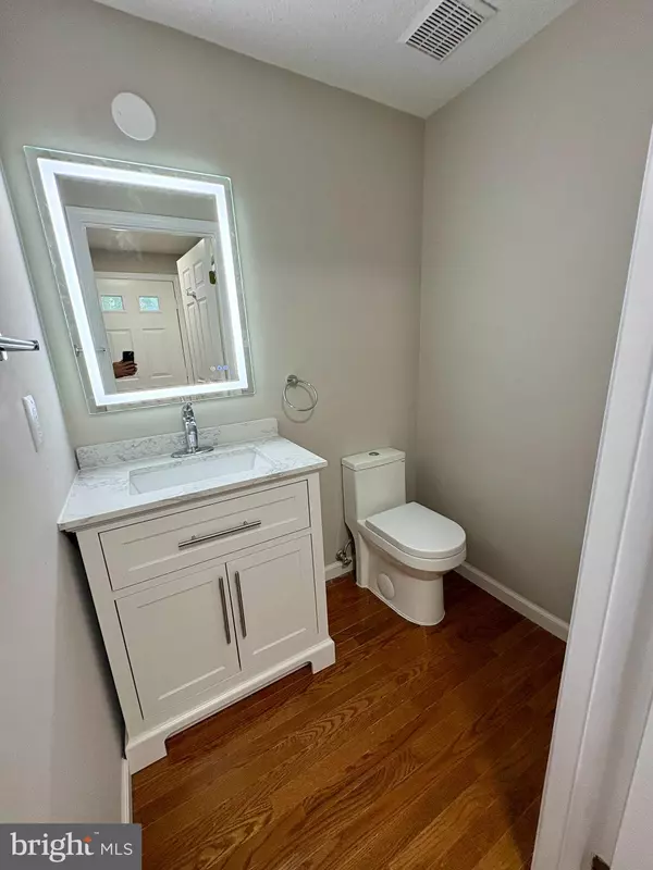 Alexandria, VA 22315,5213 PLEASURE COVE CT