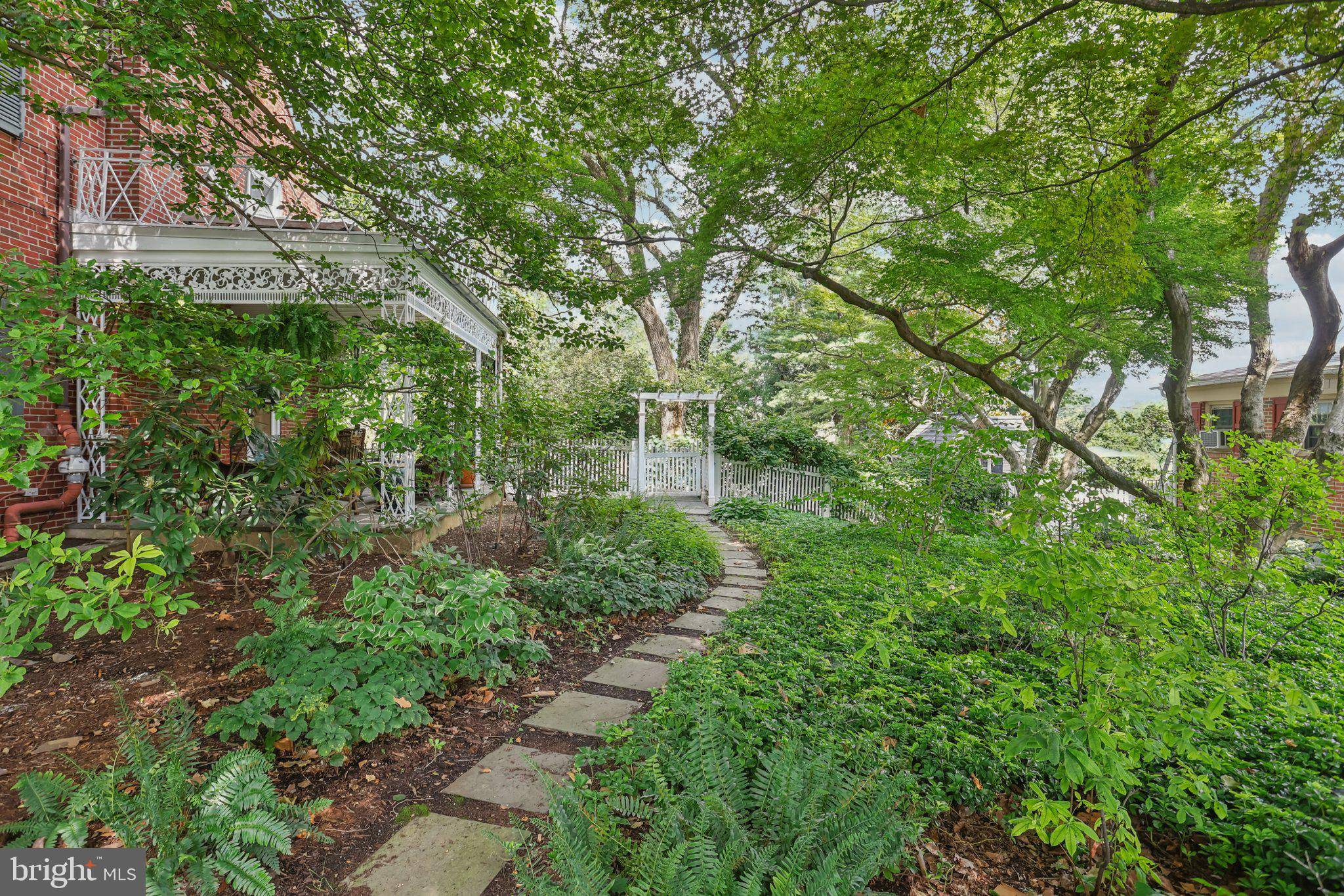 Bethlehem, PA 18017,1942 SYCAMORE ST