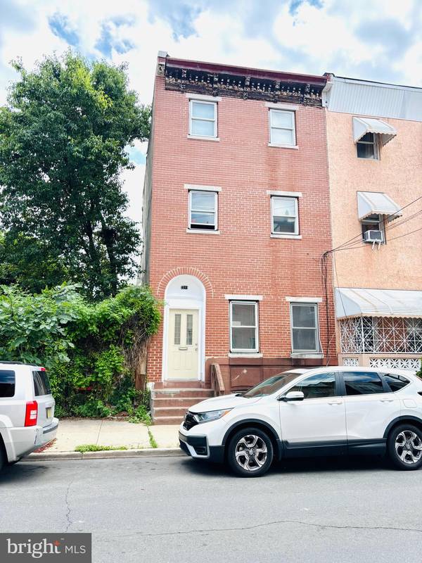 Philadelphia, PA 19133,2211 N HANCOCK ST
