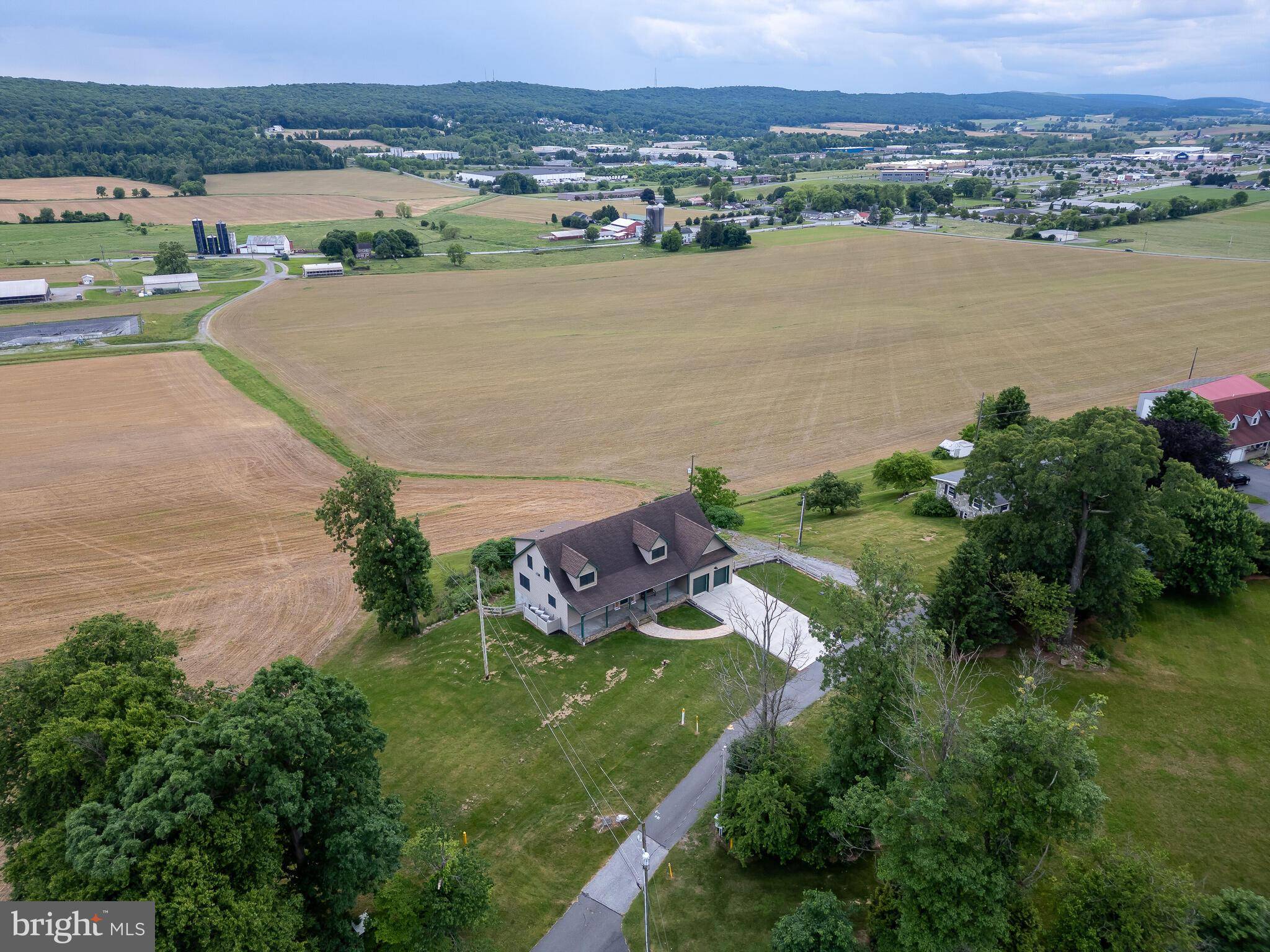 Elverson, PA 19520,42 PINE GROVE LN