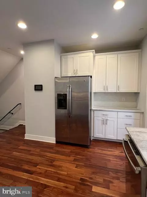 Philadelphia, PA 19123,641 N 6TH ST
