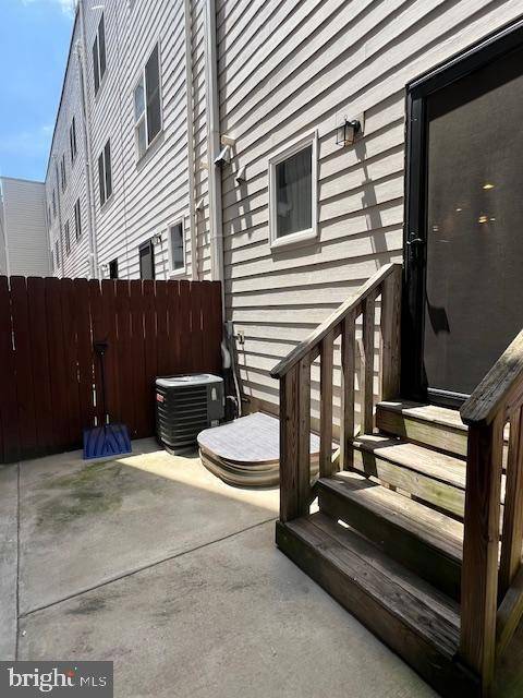 Philadelphia, PA 19123,641 N 6TH ST