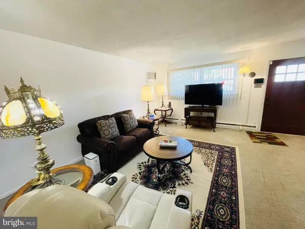 Philadelphia, PA 19111,1132 SOLLY AVE