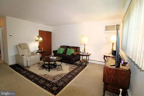 Philadelphia, PA 19111,1132 SOLLY AVE