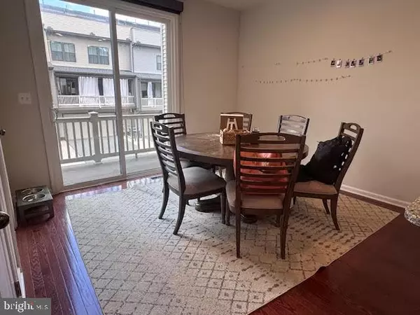 Ashburn, VA 20148,43432 APPLE ORCHARD SQ