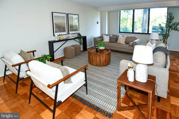 Bethesda, MD 20814,5225 POOKS HILL RD #222N