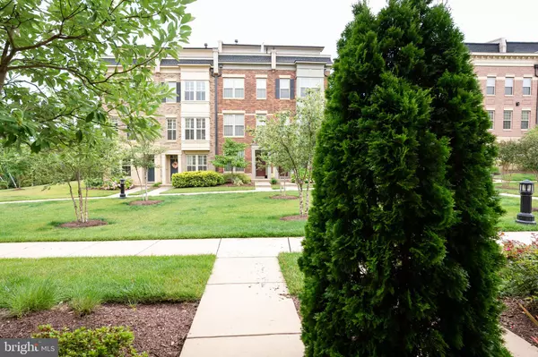 Oxon Hill, MD 20745,815 FAIR WINDS WAY #291