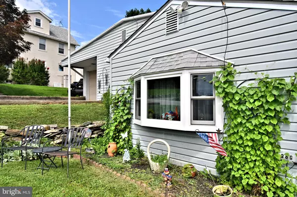 Conshohocken, PA 19428,280 SUMMIT AVE
