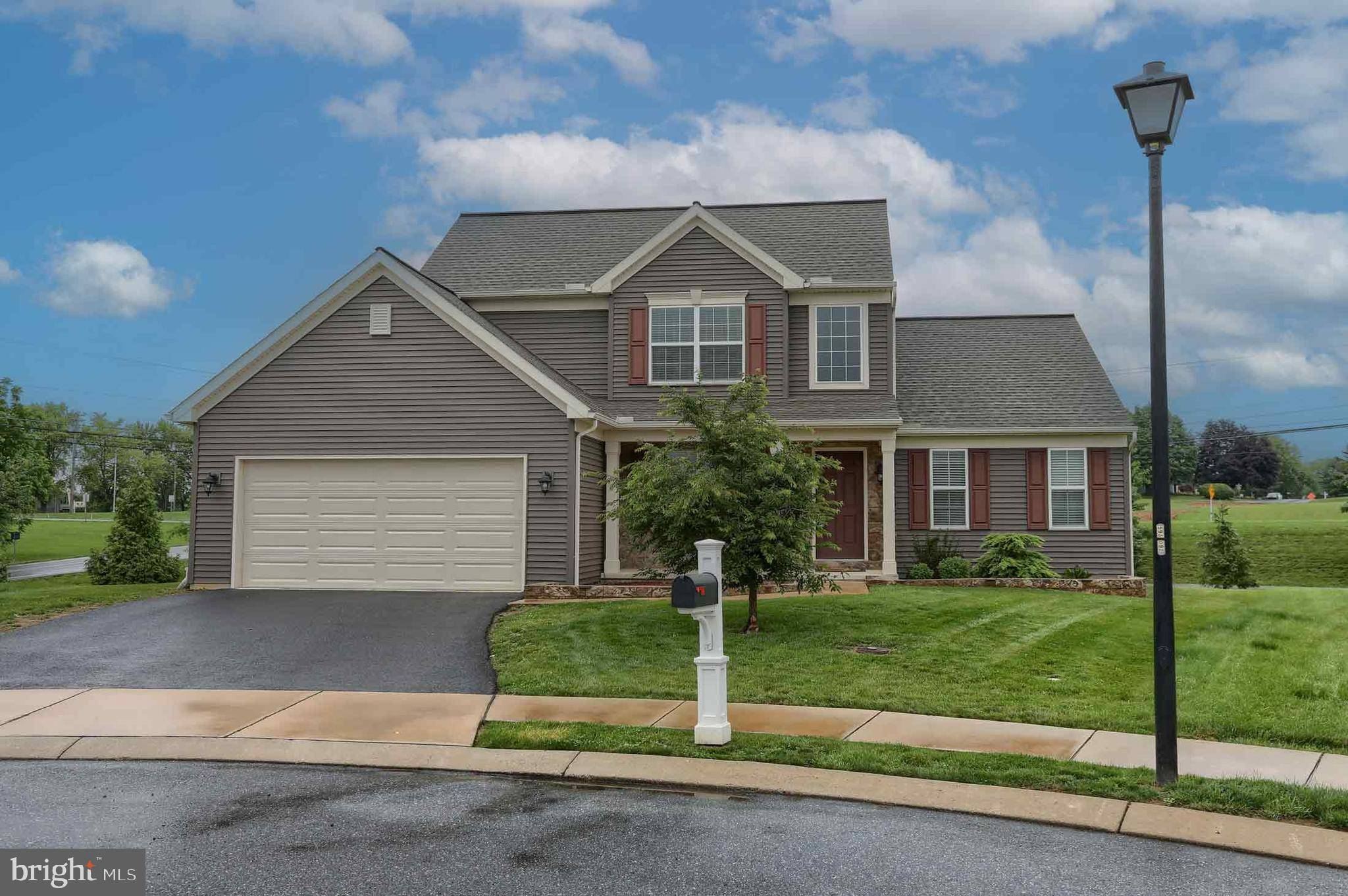 Annville, PA 17003,3 BLUE JAY