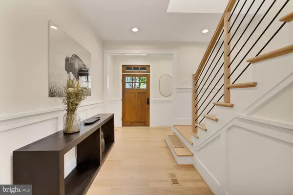 Arlington, VA 22202,637 21ST ST S