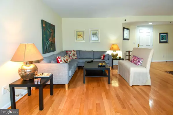 Bethesda, MD 20814,5450 WHITLEY PARK TER #212