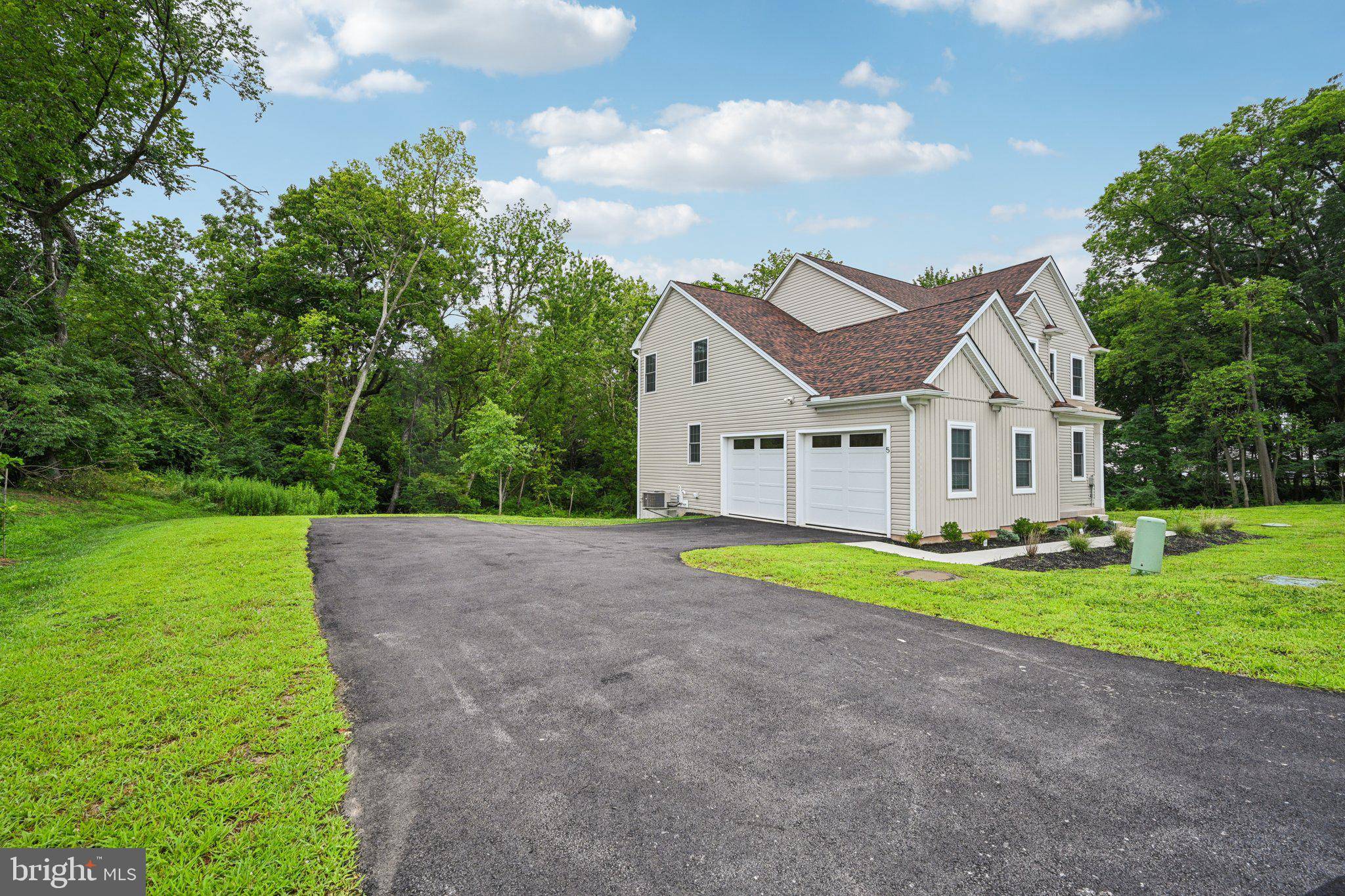 Plymouth Meeting, PA 19462,5 BLACKHORSE WOODS LN
