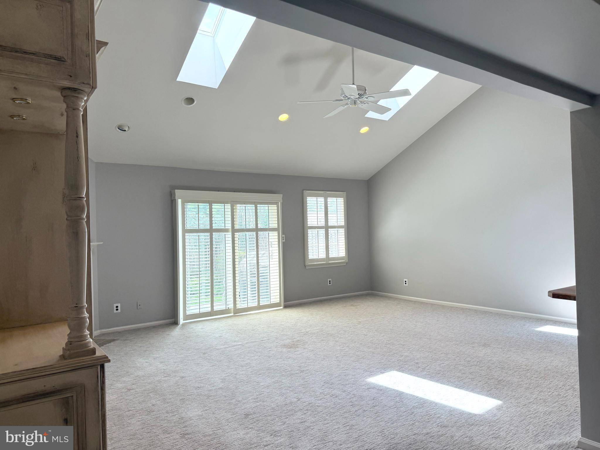 Marlton, NJ 08053,208 HAZELWOOD LN