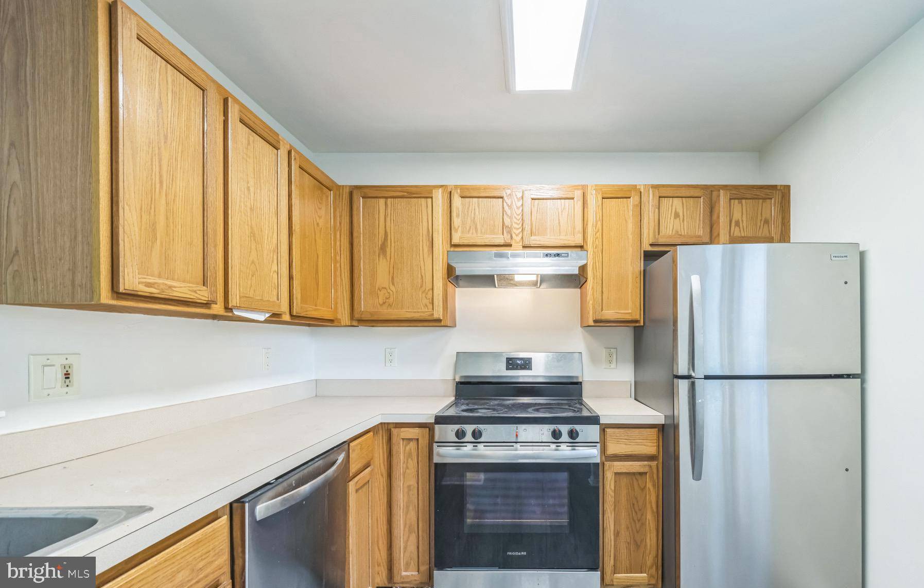 Marlton, NJ 08053,905 RABBIT RUN RD