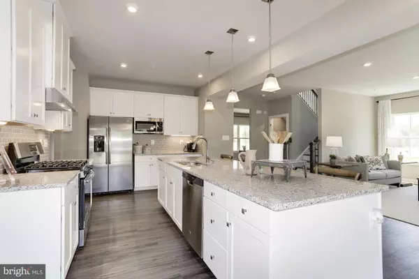 York, PA 17406,310 SPRING LN