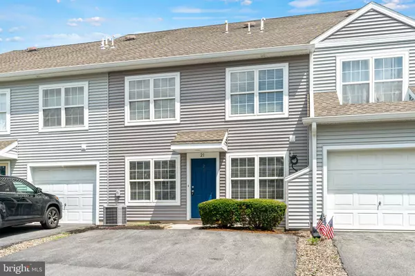 Carlisle, PA 17013,21 COURT LN
