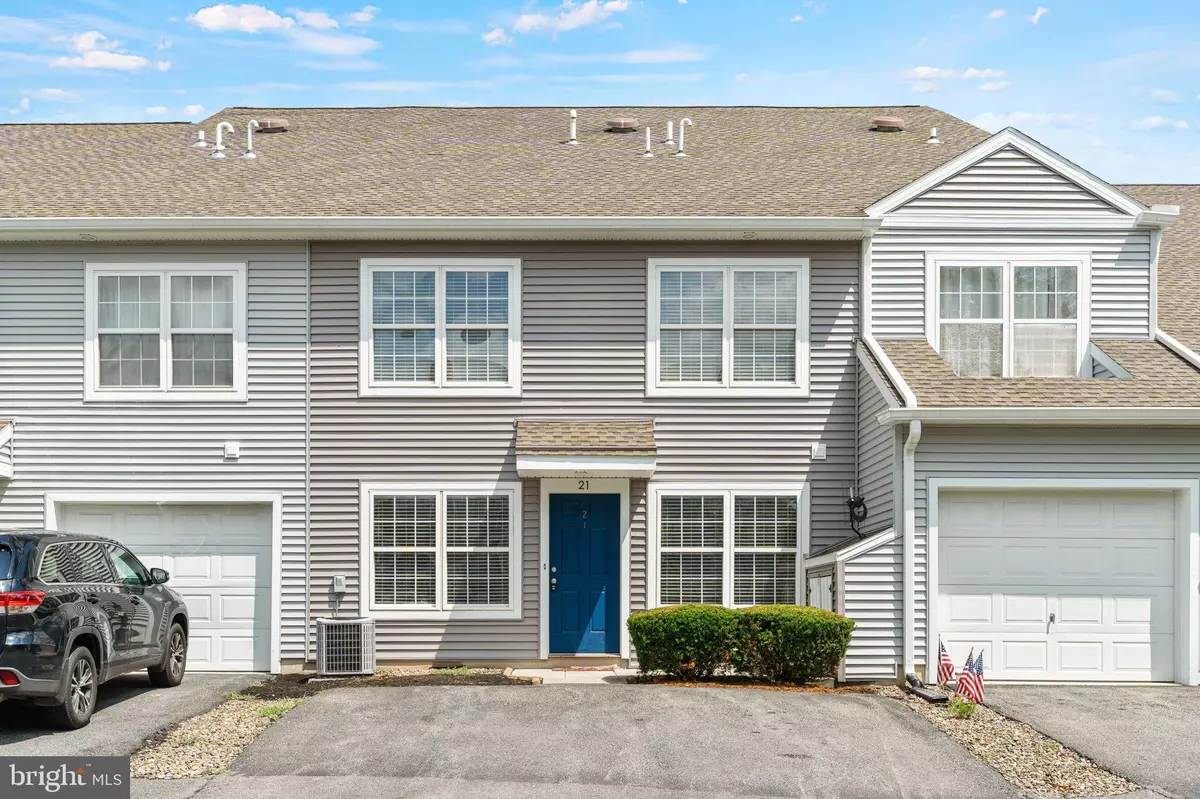Carlisle, PA 17013,21 COURT LN