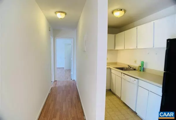 Charlottesville, VA 22901,840 RUNNEL CT #10