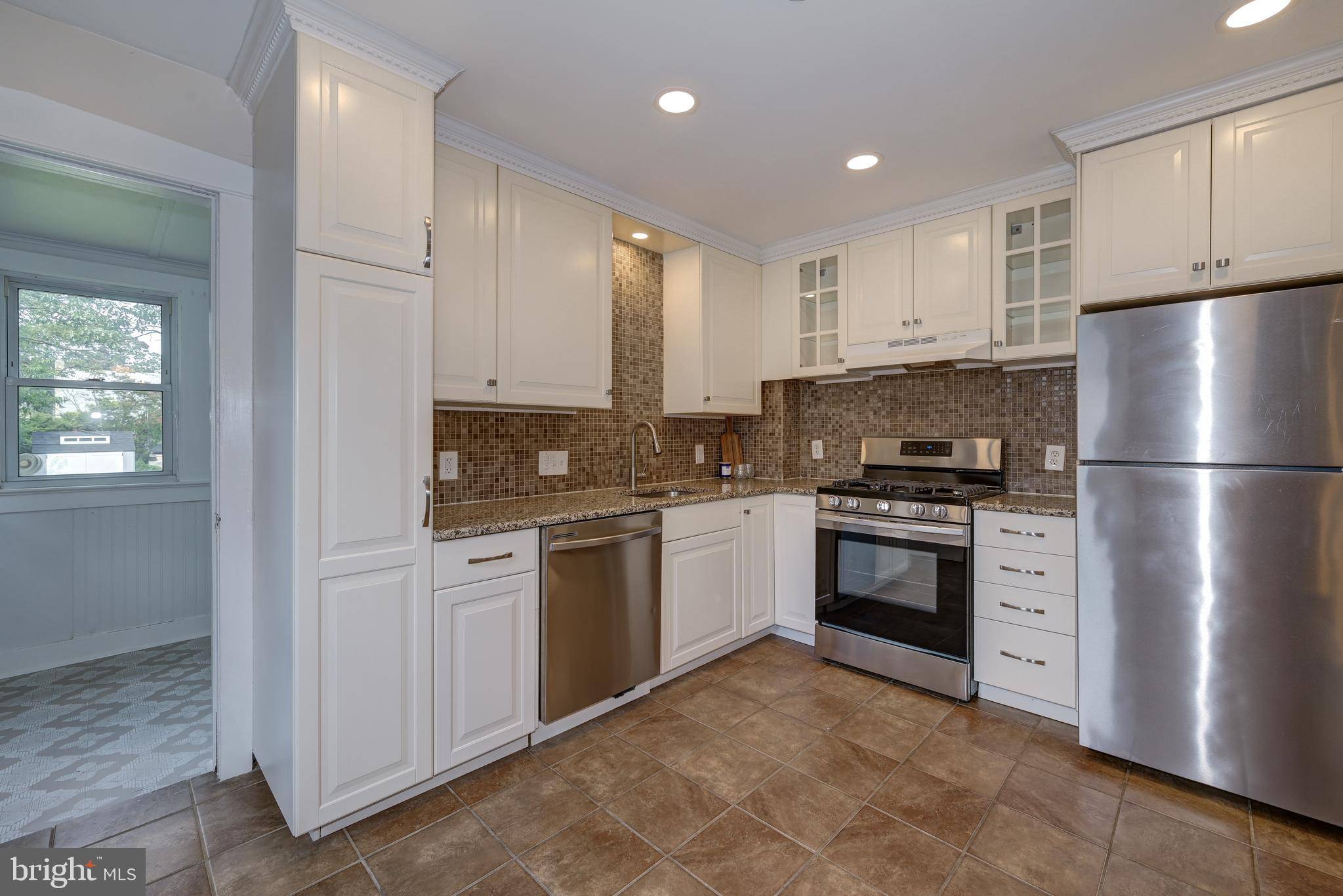 323 CLEVELAND AVE, Riverside, NJ 08075