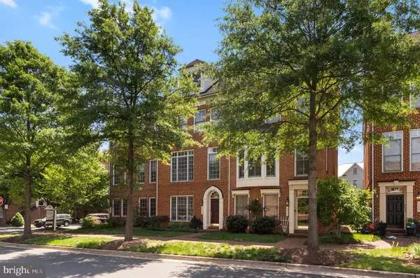 Alexandria, VA 22304,454 FERDINAND DAY DR