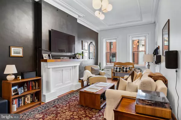 Philadelphia, PA 19123,933 N 4TH ST