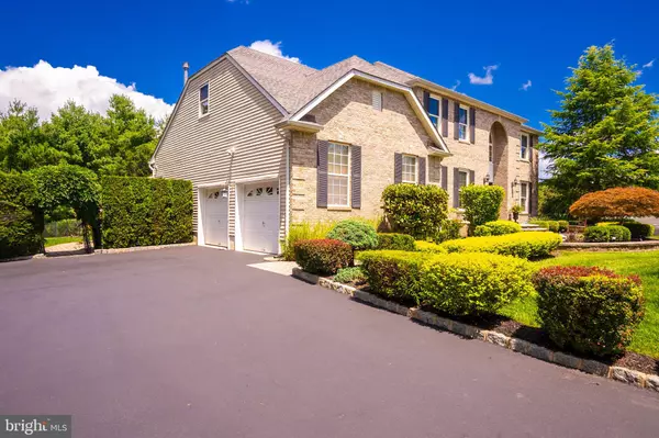 Monroe Township, NJ 08831,10 MIMI DR