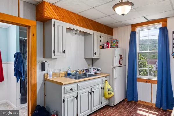 Williamstown, PA 17098,330 JULIAN ST