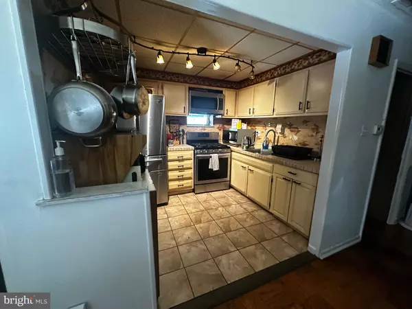 Philadelphia, PA 19153,7400 SANDPIPER PL