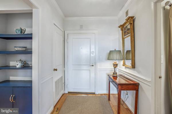 Alexandria, VA 22314,1250 S WASHINGTON ST #820