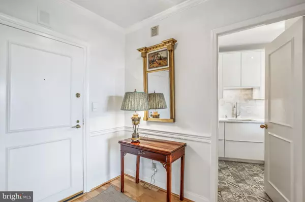 Alexandria, VA 22314,1250 S WASHINGTON ST #820