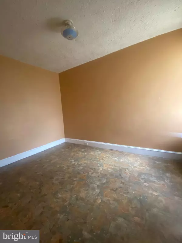 Philadelphia, PA 19140,3853 N 6TH ST