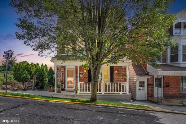 29 N EAST ST, Spring Grove, PA 17362