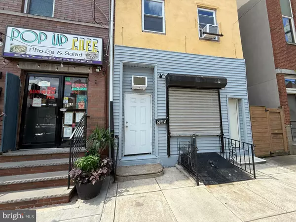 804 CHRISTIAN ST, Philadelphia, PA 19147