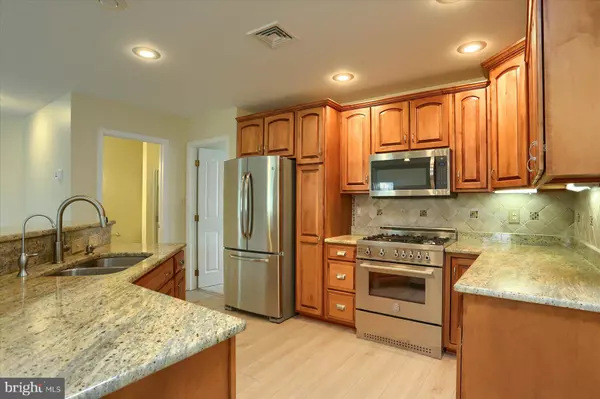 Manheim, PA 17545,802 HEATHER RDG